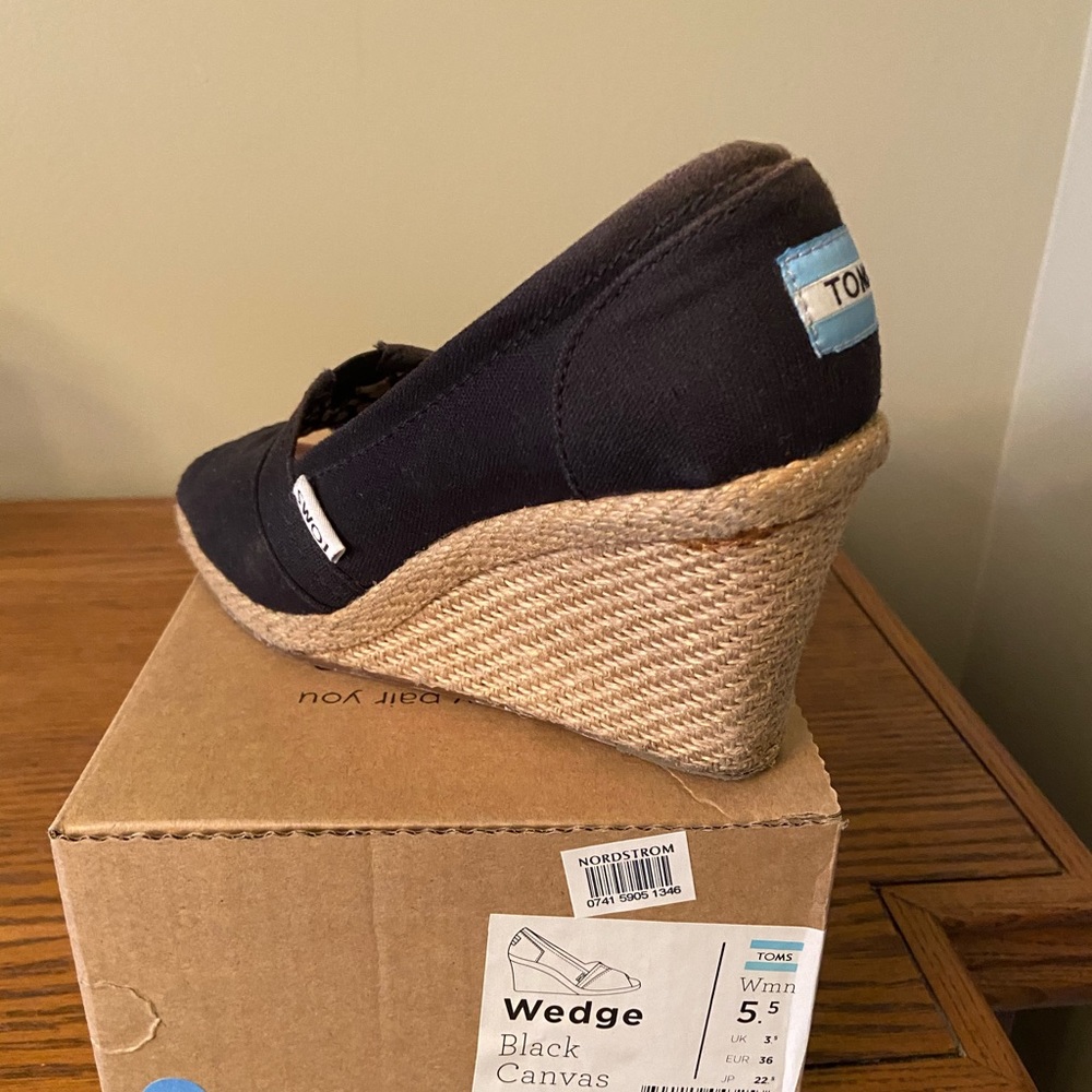 Shoes - Picture 6 of 6